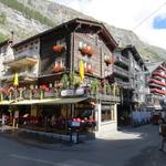 nach einer schönen Zugfahrt erreichen wir Zermatt. Diverse Bergwanderung haben wir von diesem schönen Dorf aus gestartet