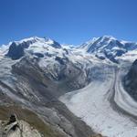 unser heutiges Ziel ist die Monte Rosa Hütte. Seht ihr sie? Linkerhand vom Grenzgletscher