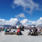 sehr schönes Breitbildfoto aufgenommen auf der grossen Aussichtsterrasse des Gornergrat