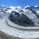 schönes Breitbildfoto mit Dufourspitze, Monte Rosa, Liskamm, die Zwillinge Castor und Pollux und das Breithorn