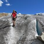 meine Maus findet das laufen über einen Gletscher immer eine spannende Angelegenheit