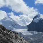 die Aussicht war den ganzen Tag schon imposant, wird aber nun immer gigantischer. Blick auf die Zwillinge