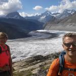 Erinnerungsfoto aufgenommen unterhalb der Monte Rosa Hütte