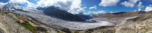 sehr schönes Breitbildfoto aufgenommen kurz unterhalb der Monte Rosa Hütte