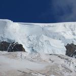 mächtig steigt der Monte Rosa Gletscher in den Himmel