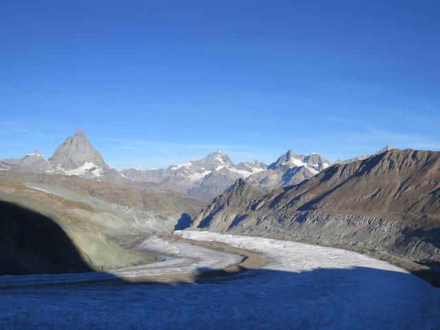 Blick auf Matterhorn, Dent Blanche, Ober Gabelhorn und Zinalrothorn