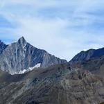 schönes Breitbildfoto mit Blick auf Nadelhorn, Dom, Täschhorn und Alphubel