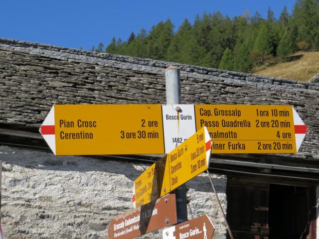 hier beim Wegweiser 1482 m.ü.M. beginnt der Anstieg, und wir folgen dem Pfad Richtung Capanna Grossalp