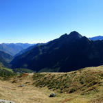 Blick in das Valle di Bosco Gurin. Rechts der markante Gipfel des Pizzo Bombögn. Ihn werden wir morgen besuchen