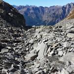 wir lassen den hintersten Übergang zwischen dem Val Formazza und Bosco/Gurin zugleich Grenze Italien-Schweiz hinter uns...