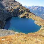 und ohne Voranmeldung taucht er vor uns auf. Der tiefblaue Lago Superiore