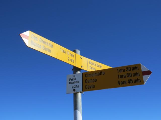 Wegweiser auf dem Passo Quadrella 2137 m.ü.M.