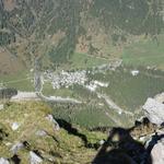 schwindelerregend ist der Tiefblick von 700 Höhenmeter, hinunter nach Bosco/Gurin