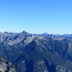 sehr schönes Breitbildfoto mit Blick in die Tessiner Berge
