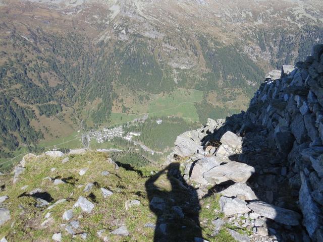 Blick ins 800 Höhenmeter tiefer liegende Bosco Gurin