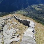 ...sowie 300 Meter lange Trockensteinmauer