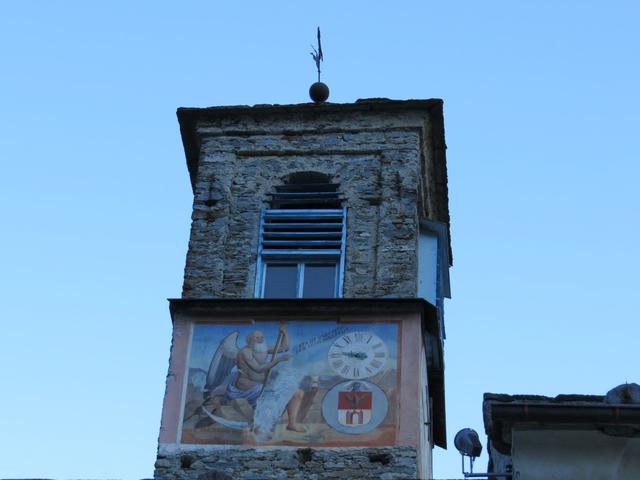 auch der Kirchturm besitzt schöne Fresken