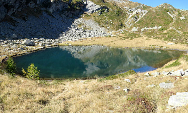 ...führt uns der einfache Wanderweg darauf zum malerischen Lago della Cavegna 1958 m.ü.M.