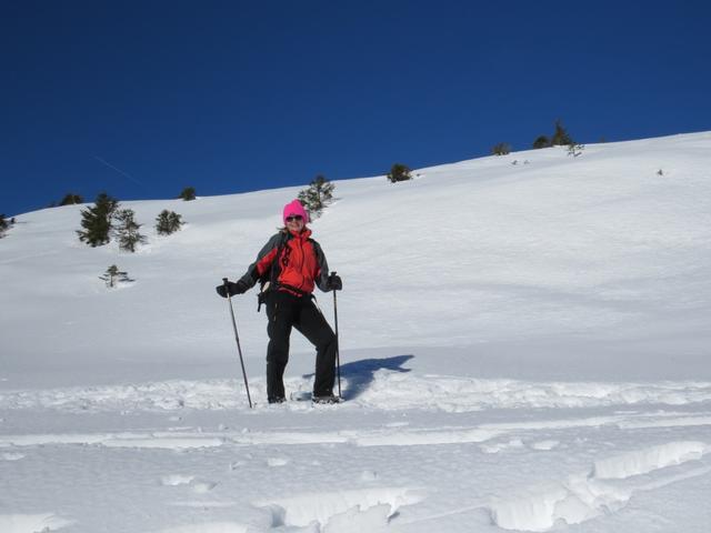 meine Maus ist von der Schneeschuhtour begeistert