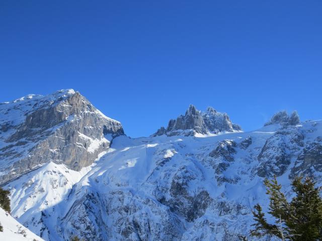 Blick auf die gegenüberliegende Talseite hinauf zur Schlossberglücke