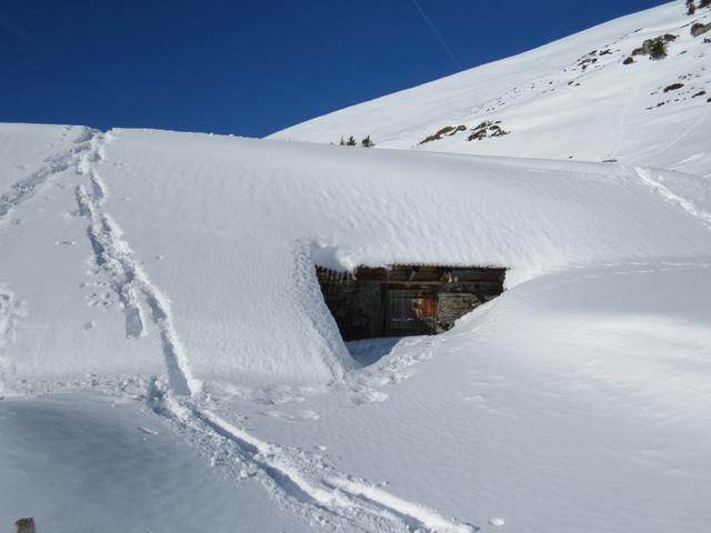 ein kurzer Abstecher zur tief verschneiten Alp Siedlung Hinter Fürren 1831 m.ü.M.