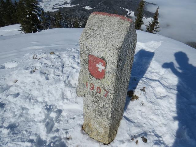 der Wildspitz markiert die Grenze zwischen dem Kanton Schwyz...