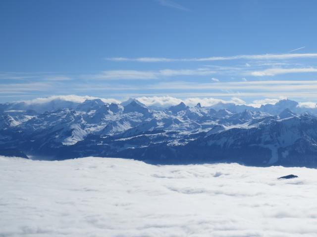 Blick zum Tödi, Clariden, Schärhorn, Düssi, Rossstock und Windgällen