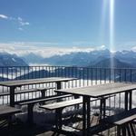 auf der schönen Terrasse des Bergrestaurant Wildspitz...