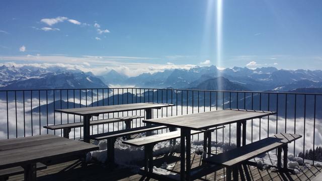 auf der schönen Terrasse des Bergrestaurant Wildspitz...