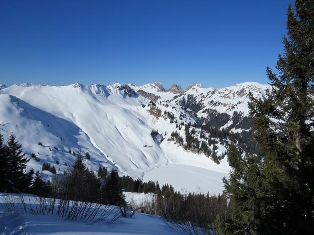 Blick hinunter zum Oberstockensee