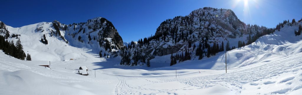 sehr schönes Breitbildfoto mit Blick auf den Hinterstockensee