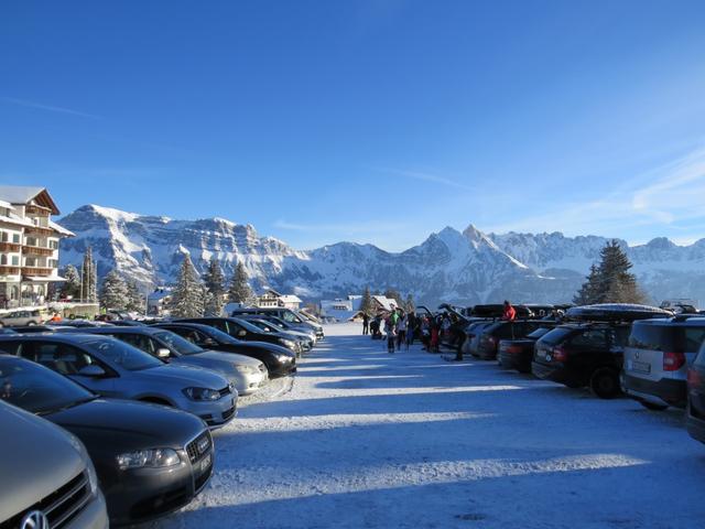 beim grossen Parkplatz auf der Tannenbodenalp-Flumserberg