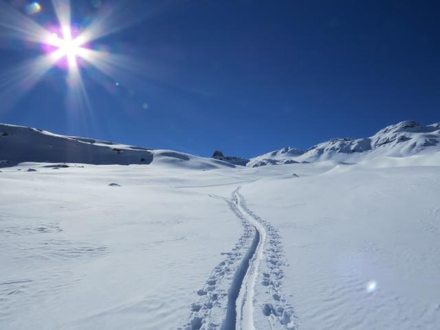 Skitourenfahrer haben schon eine Spur gezogen