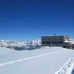 wir haben die schön gelegene Spitzmeilenhütte 2087 m.ü.M. erreicht