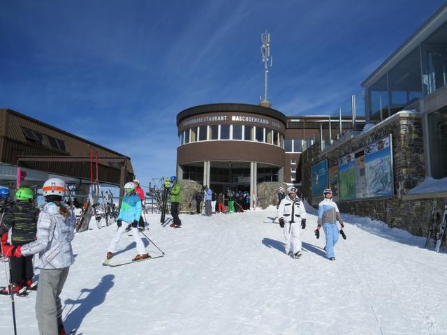 ...auf die Bergstation Maschgenkamm bringt