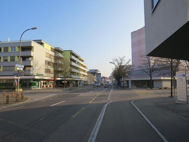 vom Bahnhof in Kreuzlingen, laufen wir Richtung Grenze