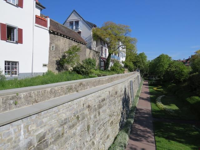 über den ehemaligen Burggraben verlassen wir Radolfzell