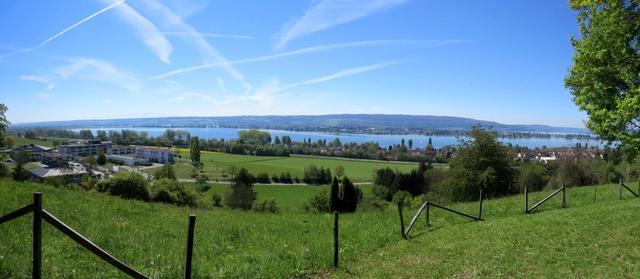 vom Röhrenberg geniessen wir eine schöne Aussicht