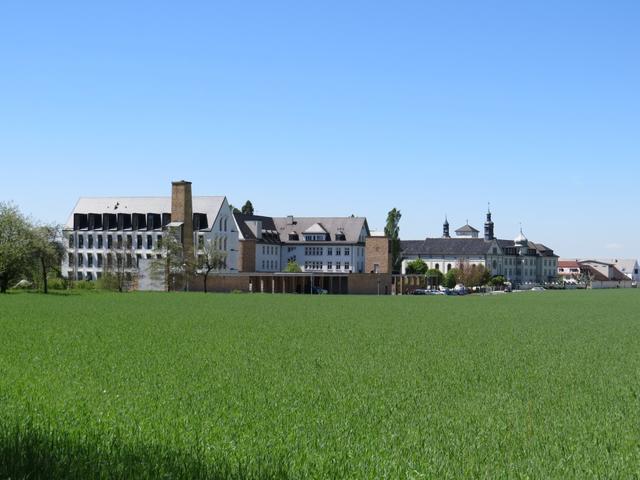 Blick zurück zum grossen Kloster von Hegne