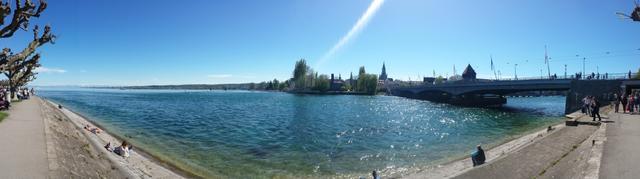 schönes Breitbildfoto vom Rhein