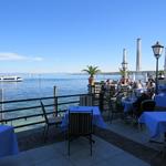 nach dem überqueren der Rheinbrücke, geniessen wir auf der schönen Terrasse des Hotel Steigenberger...