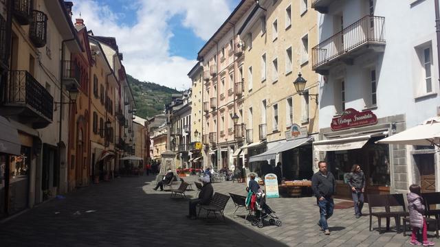wir schlendern durch die Altstadt von Aosta, die 25 v. Chr. von den Römer gegründet wurde