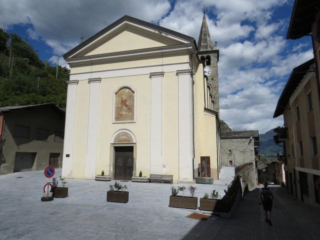 die grosse Kirche San Lorenzo in Chambave