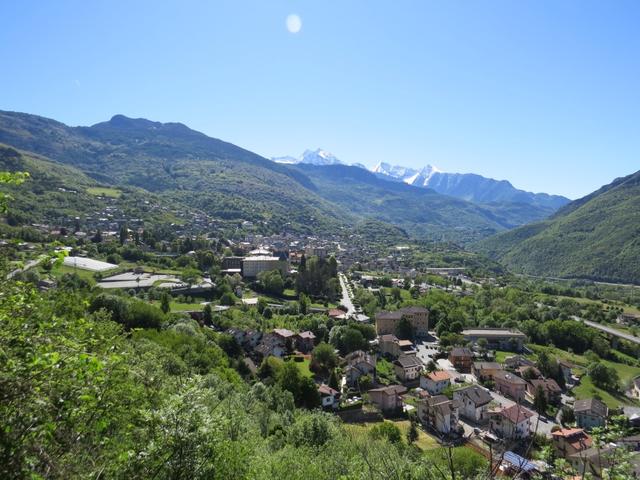 Blick auf Saint-Vincent das wegen seinen Thermalquellen, früher ein berühmter Badeort war