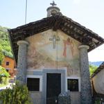 vorbei an einer kleinen Kapelle...