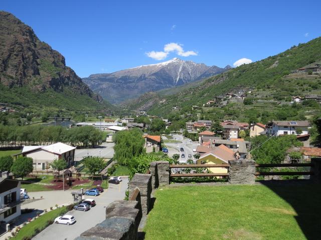 Blick von der Kirche zurück Richtung Châtillon