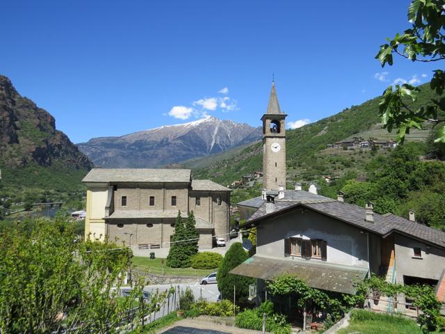 Blick zurück zu schönen Kirche von Montjovet, die leider wie so viele Kirchen, geschlossen war