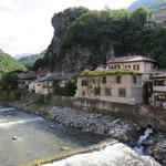 überqueren den Fluss der Verrès in zwei Teilen schneidet