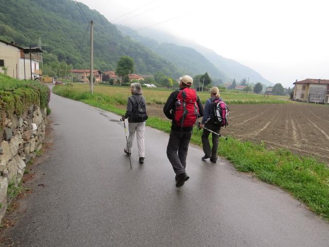 bei starker Bewölkung, aber noch kein Regen, starten wir in Montestrutto