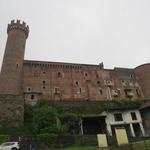 der Castello delle quattro Torri stammt aus dem 14.Jhr.